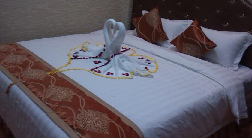 Wilson Hotel Mandalay Esterno foto
