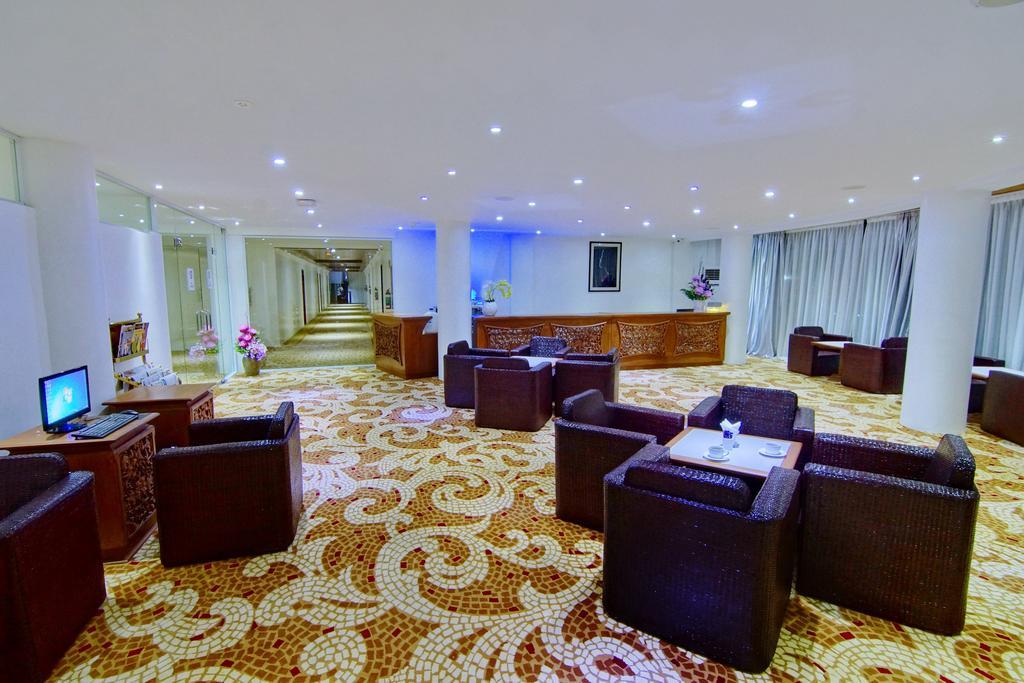 Wilson Hotel Mandalay Esterno foto