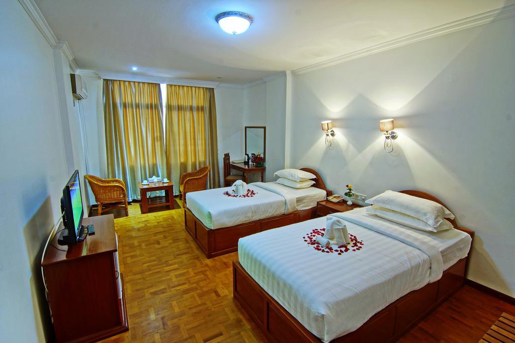 Wilson Hotel Mandalay Esterno foto