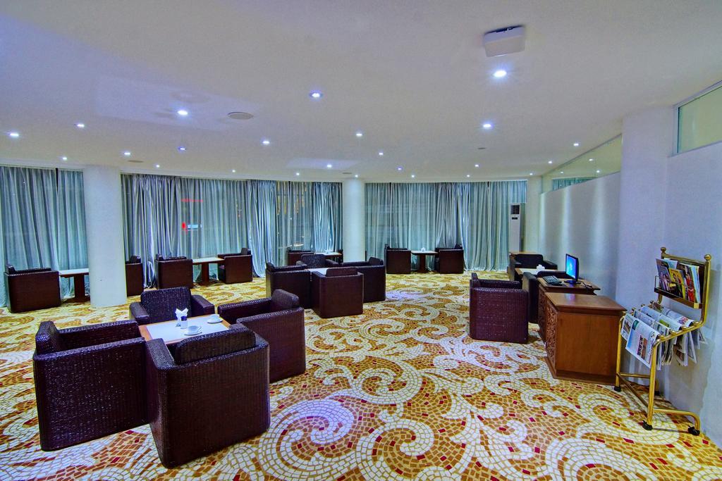 Wilson Hotel Mandalay Esterno foto